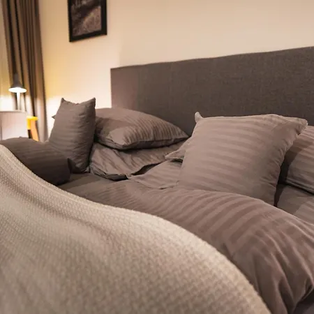 Milíř - Adults Only